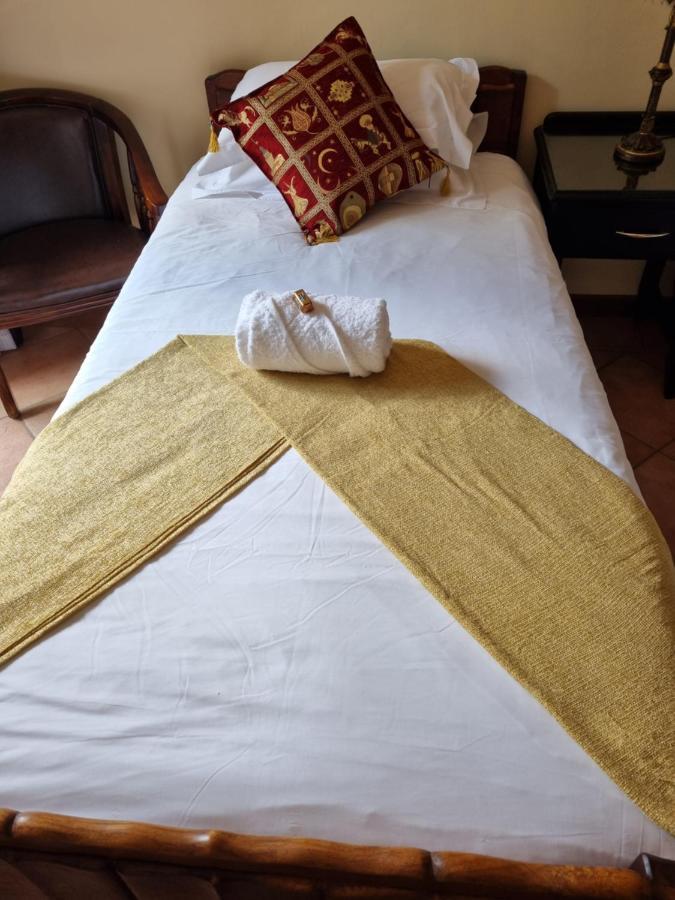 Camelia Guest House Bloemfontein Esterno foto
