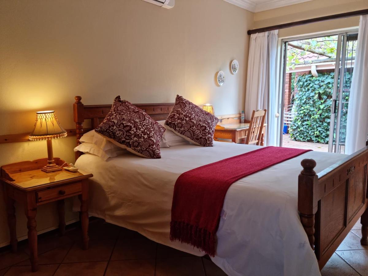 Camelia Guest House Bloemfontein Esterno foto