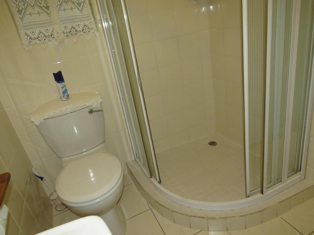 Camelia Guest House Bloemfontein Esterno foto