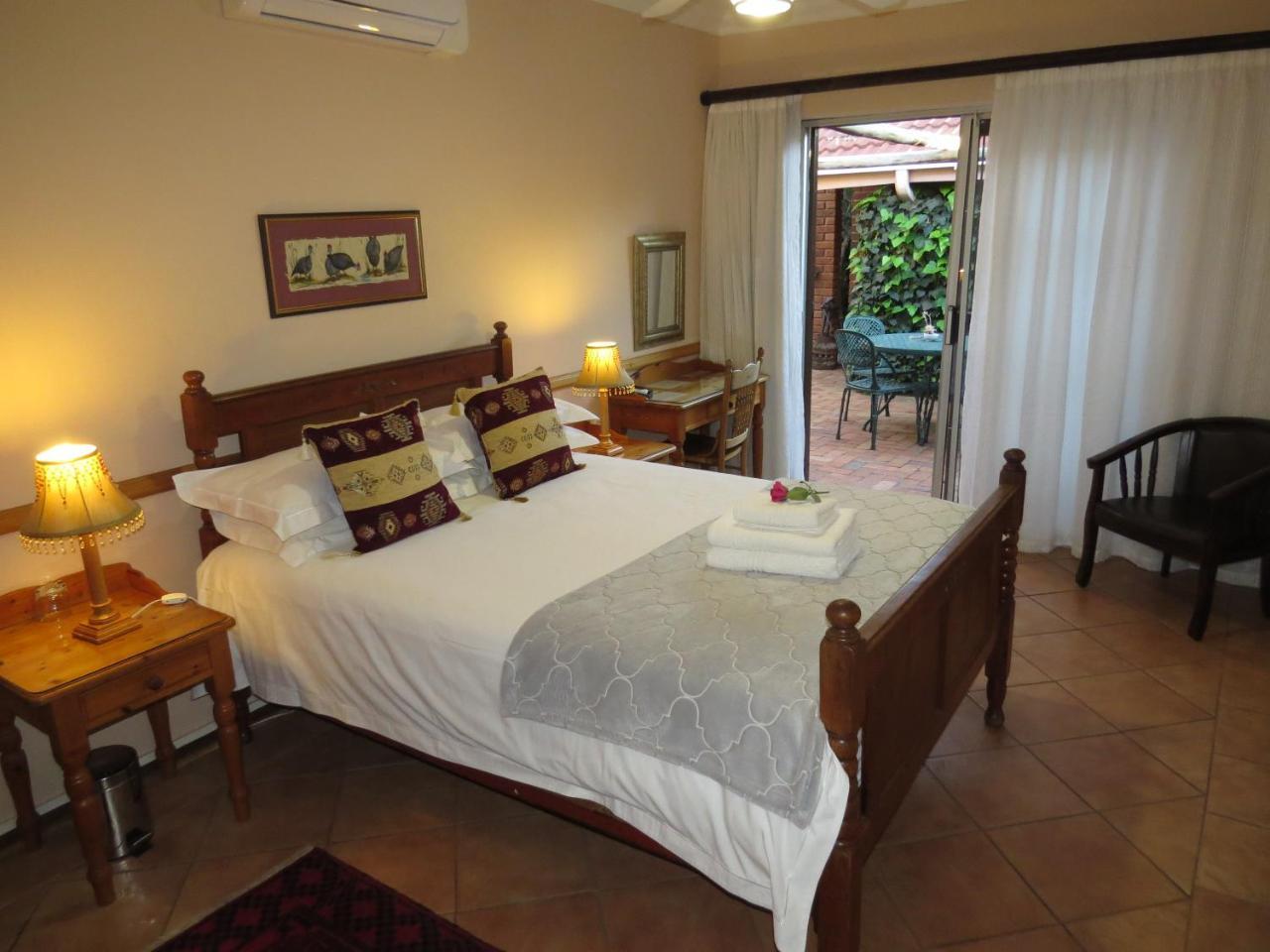 Camelia Guest House Bloemfontein Esterno foto