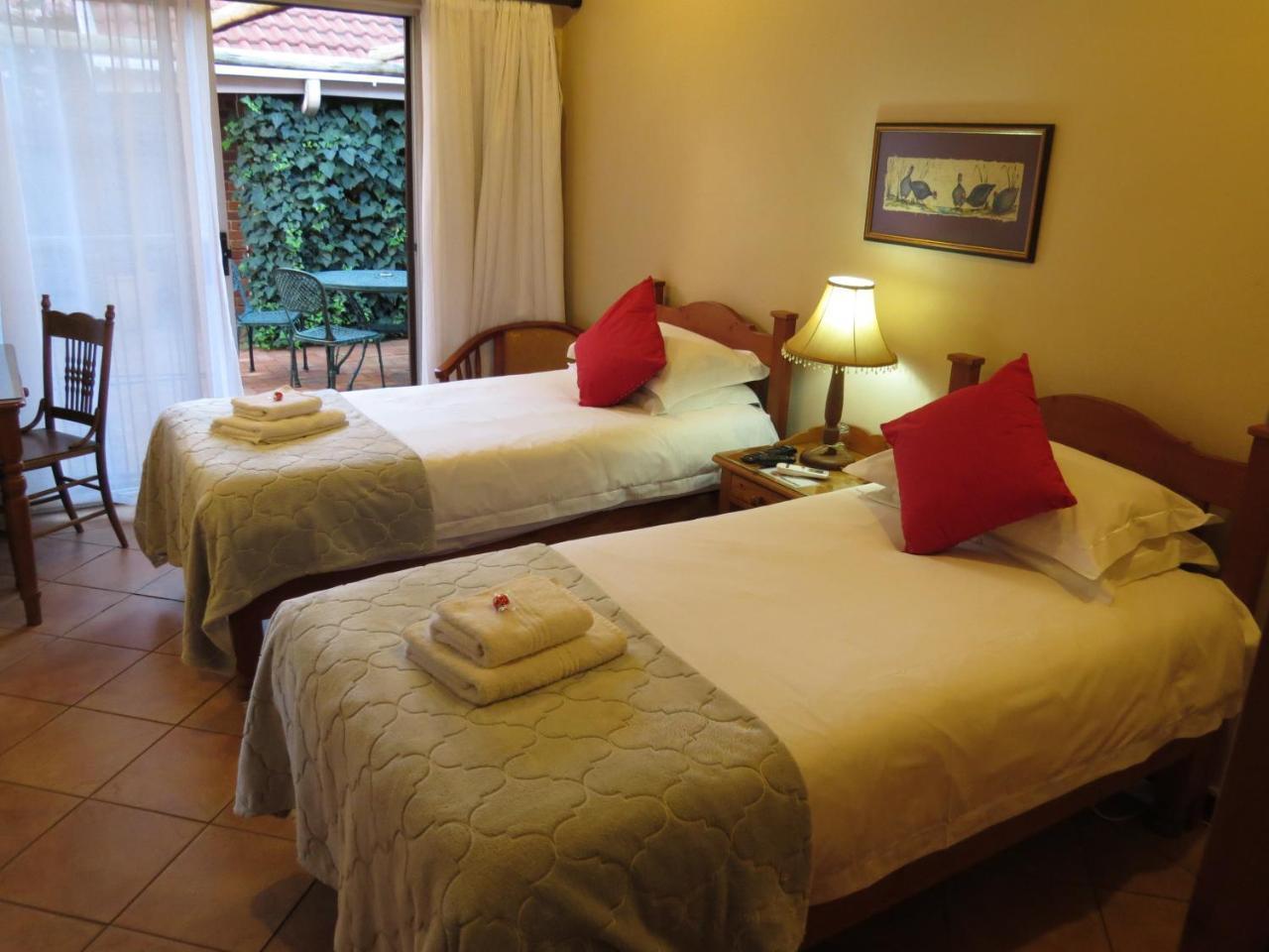 Camelia Guest House Bloemfontein Esterno foto